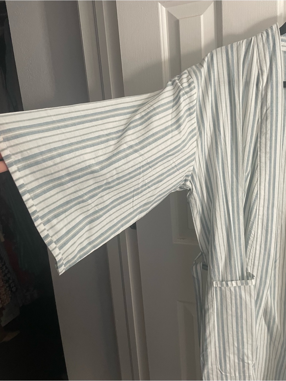Coyuchi Light Blue Striped Robe NWT - Picture 2 of 8